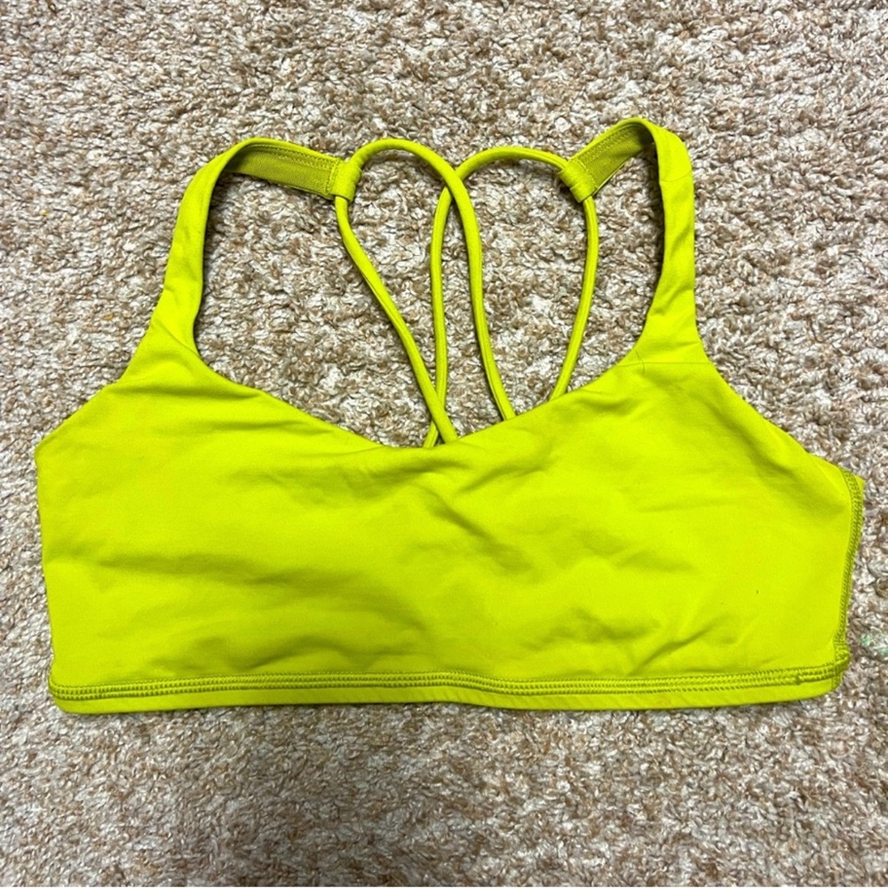 Lululemon Free To Be Sports Bras sz. 6